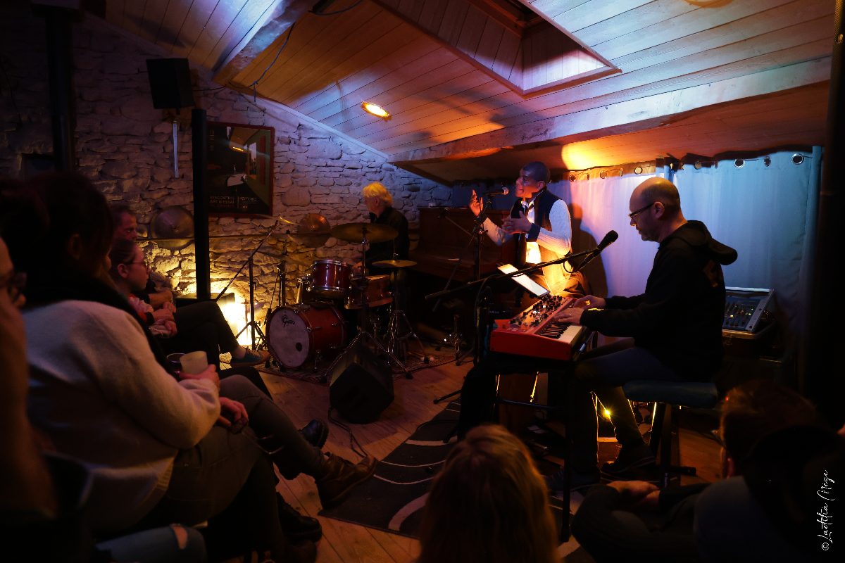 Affiche de performance slam jazz à aubenas